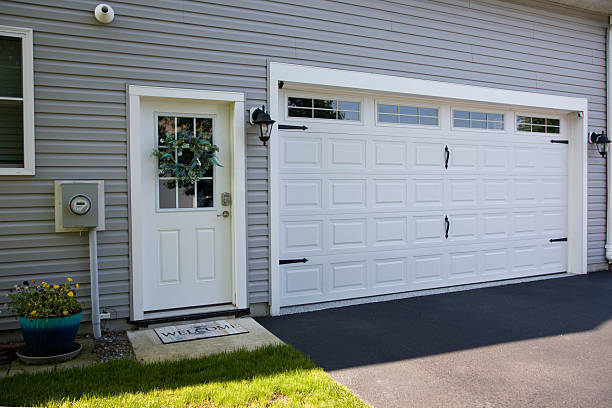 24/7 Emergency Garage Door Roller Replacement experts in Hudson, WI